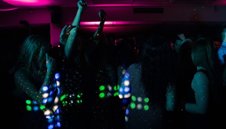 Melhores baladas de Vitória: 10 opções para agitar sua noite