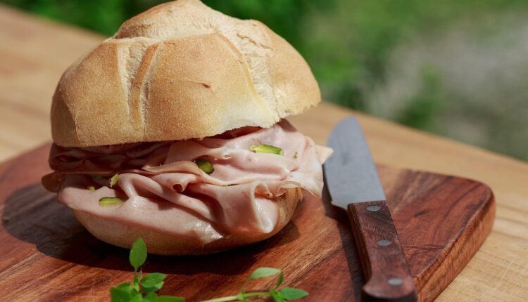 Marcas de mortadela: as melhores para seu lanche ou receita