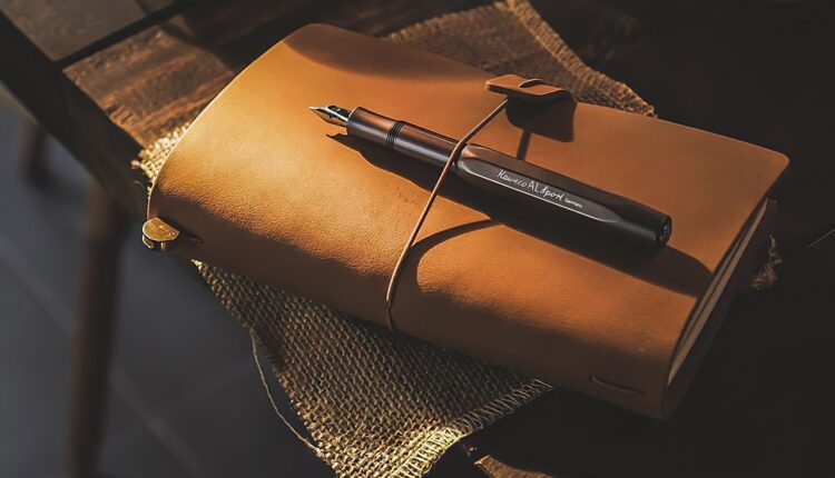 Cantor de Caneta Azul: quem é e a história por trás do hit