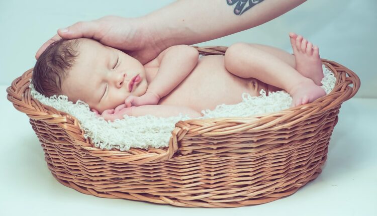 Tatuagem no quadril feminina: ideias e inspirações para 2025