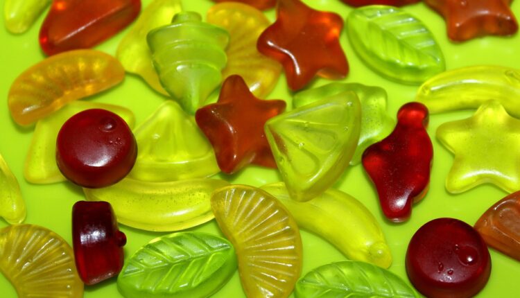 Sonhar com gelatina indica instabilidade e adaptação a mudanças