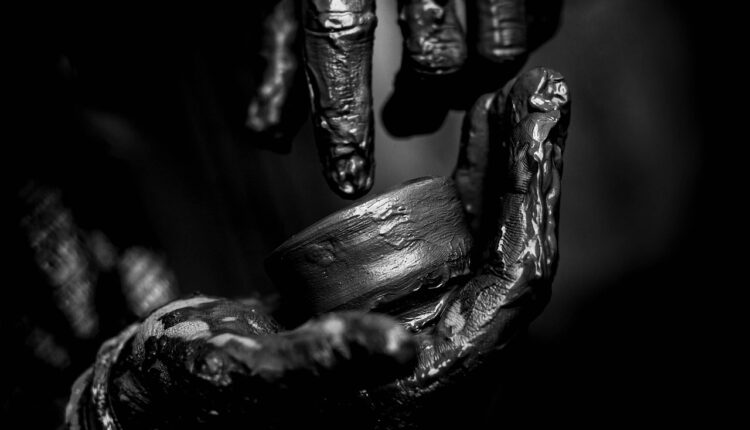 Sonhar pedindo socorro e ninguém ajuda reflete sensação de impotência