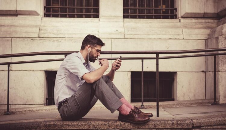 "Descubra o Mistério por Trás dos Apps que Sabotam seu Celular"
